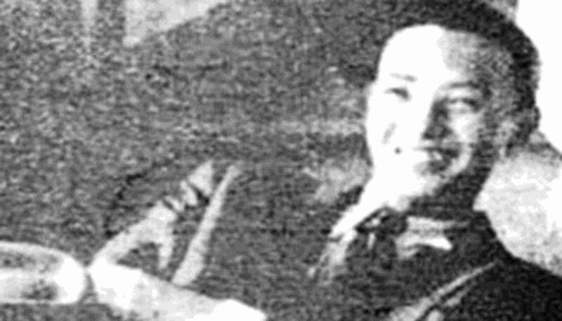 Nhạc sĩ Đặng Thế Phong, sinh ngày 5 tháng Tư năm Mậu Ngọ (tức năm 1918) ở phố Hàng Đồng, xứ Nam Định.