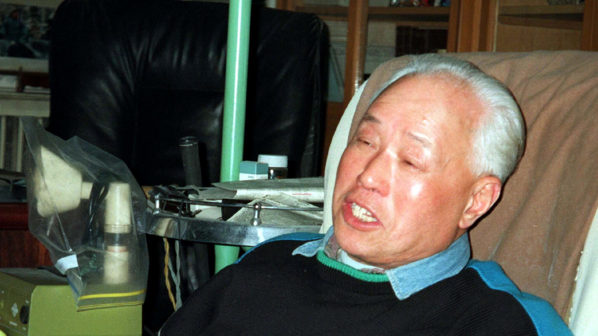 1995年12月,赵子杨赋闲在家。