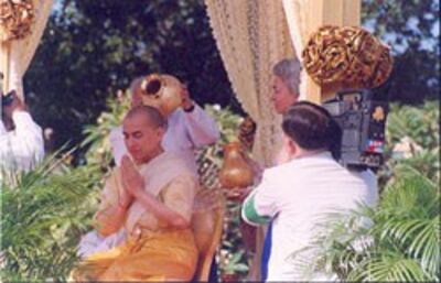 cambodian_king2_250.jpg