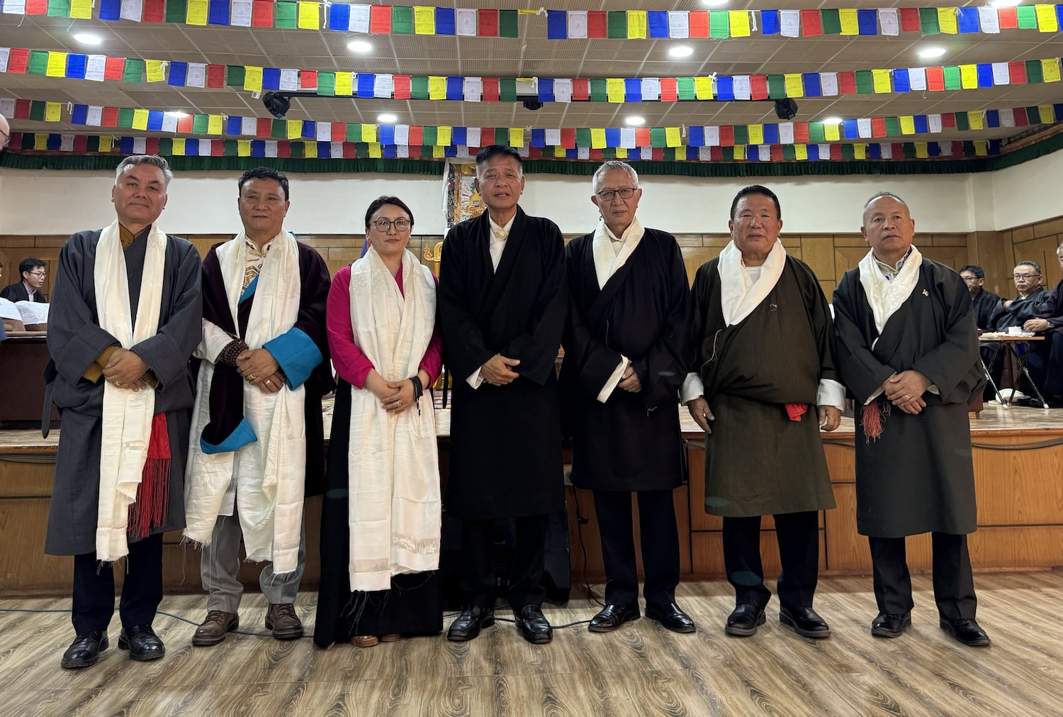 སྐབས་ ༡༧ བཀའ་ཤག་གི་བདམས་ཐོན་བཀའ་བློན་རྣམ་པའི་ལས་འཁུར་དམ་འབུལ་དང་ལས་ཁུངས་ཆ་བགོས།