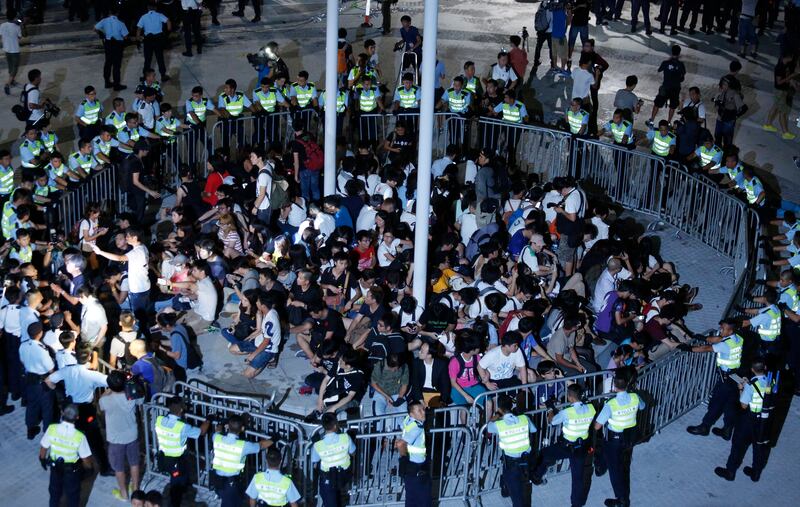 香港學界於926重奪「公民廣場」行動，可說是揭開「雨傘運動」的序幕。（路透社）