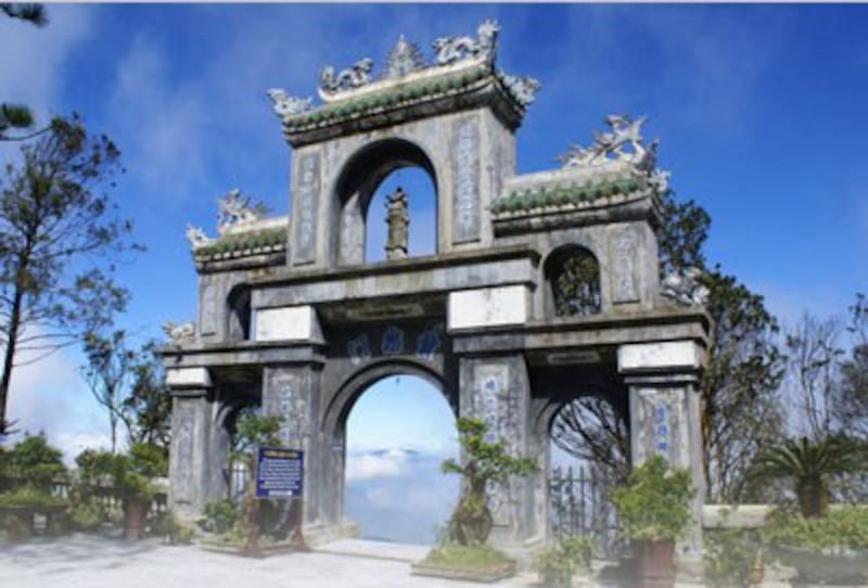 Cổng chùa Linh Ứng ở Bà Nà Núi Chúa. RFA