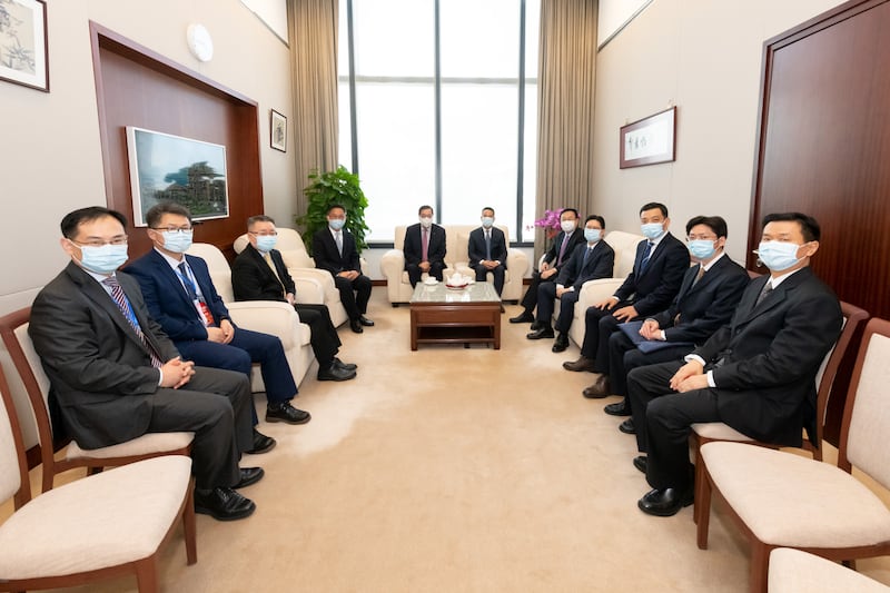 學者認為， 北京官員這次高調與港府官員、立法會議員會面，但沒有提到具體政策内容，做法較「奇怪」。（立法會提供相片）
