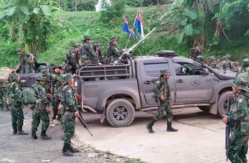 ကရင်ပြည်နယ် နယ်ခြားစောင့်တပ် (BGF) တပ်ဖွဲ့ဝင်တချို့အား ၂၀၂၁ ခုနှစ်၊ သြဂုတ်လ ၂၁ ရက်နေ့က မယ်သဝေါရွာအနီးတွင် တွေ့ရစဉ်။ (Photo : Citizen Photo)