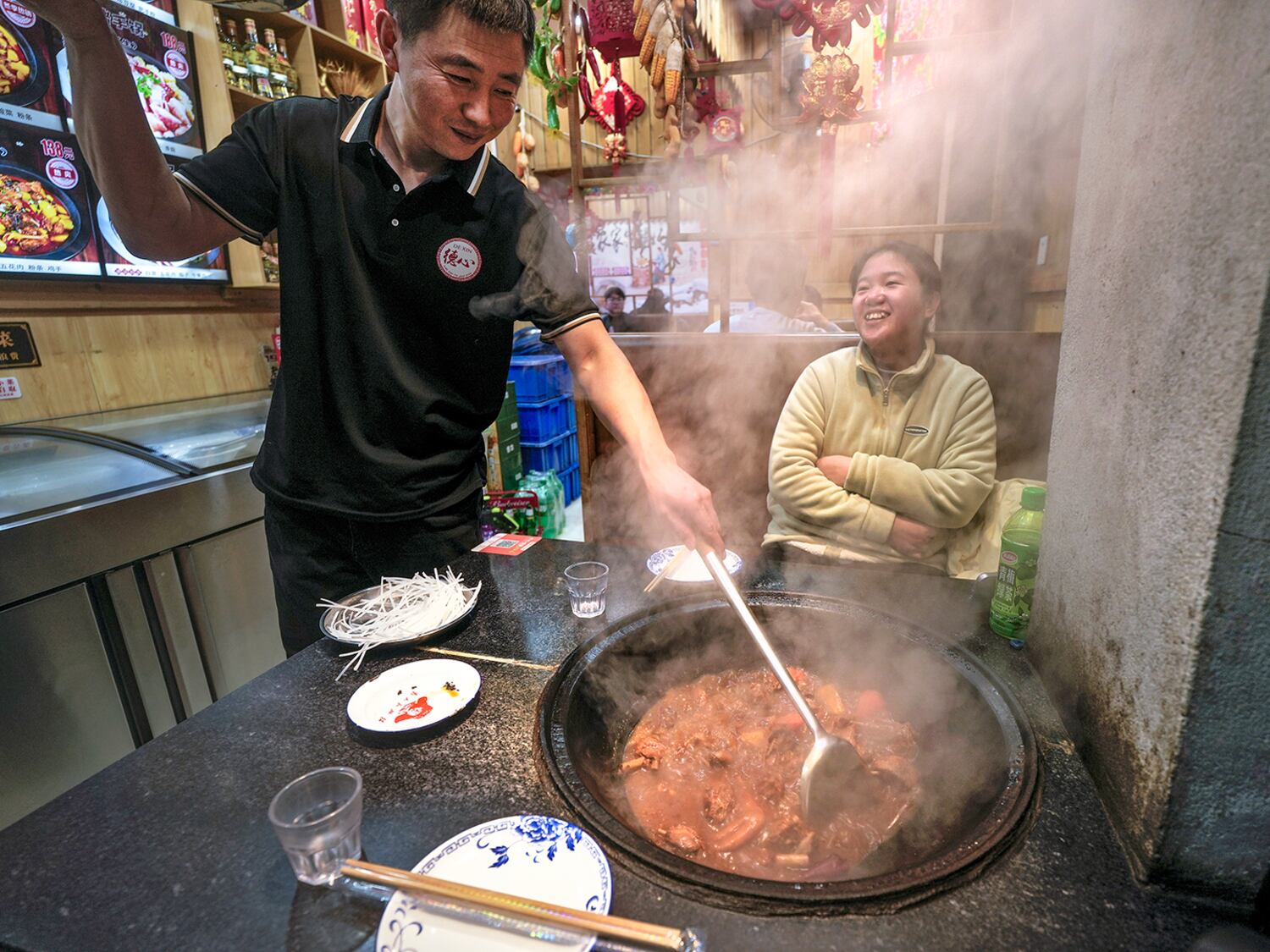 Nearly 3 million Chinese restaurants, cafes shut down