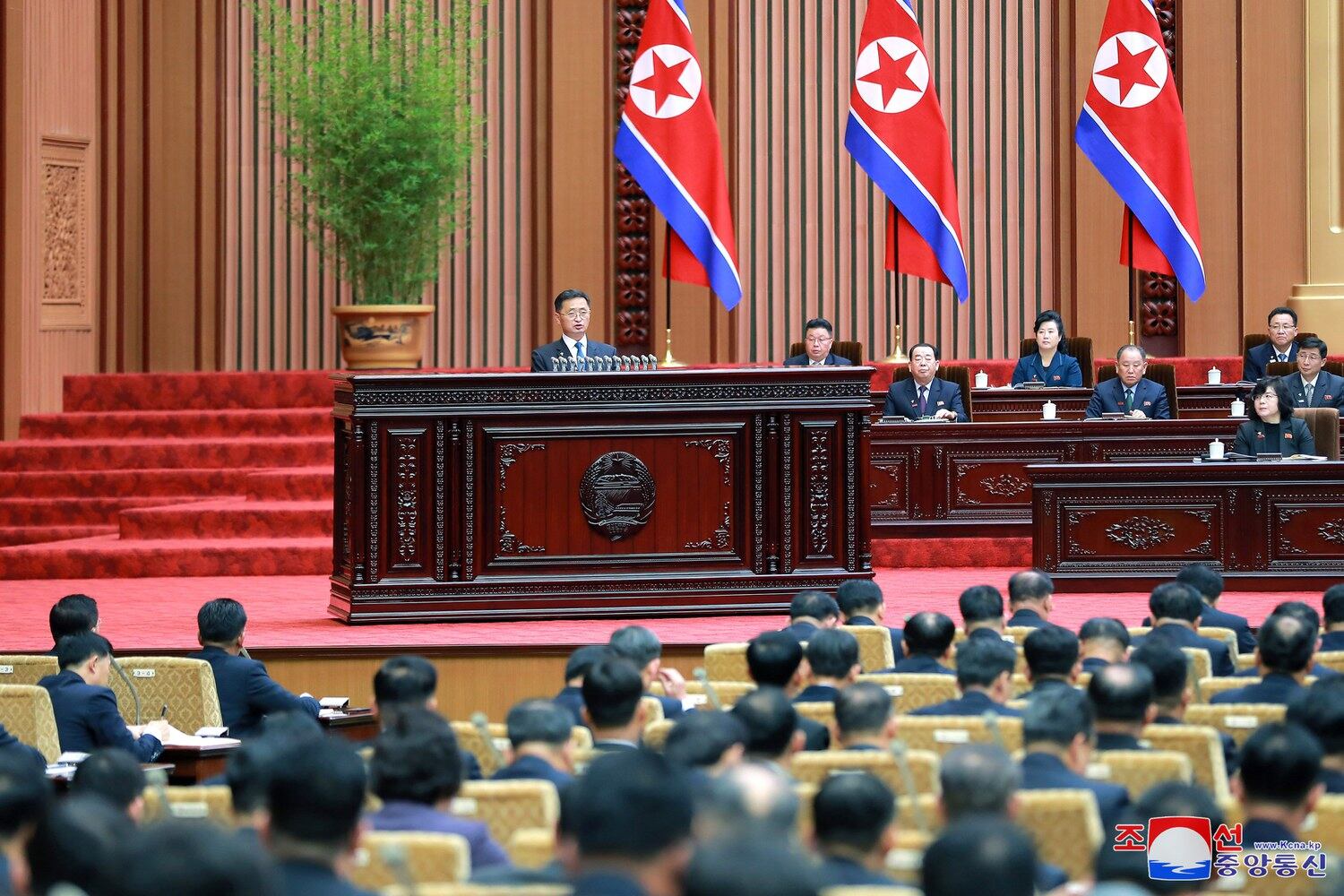 1월 17일부터 18일까지 만수대의사당에서 열린 북한 최고인민회의 제14기 제8차회의 모습.