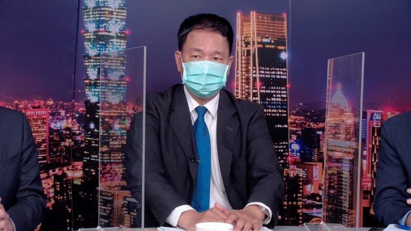 国军空军前副司令张延廷认为无人机无法完全取代飞行员。(截图自节目)