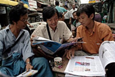youngmen_reading_200px.jpg