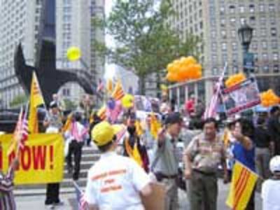 TrietTripNewYorkProtest200.jpg
