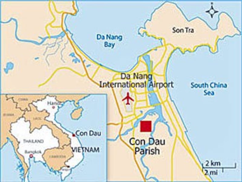 The map shows Con Dau parish located just south of the Danang in central Vietnam.