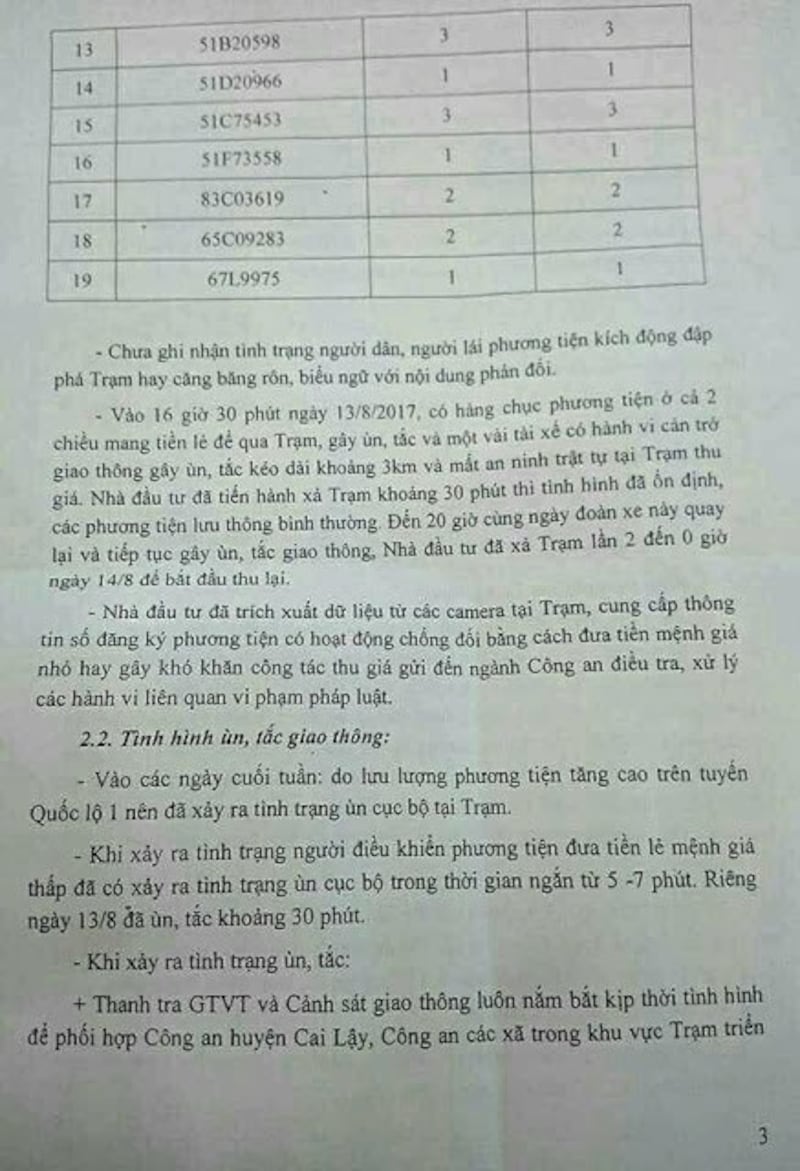 Biển số 19 xe dùng tiền lẻ để đi qua trạm thu phí bị đề nghị xử lý.