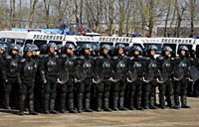 RiotPolice200.jpg