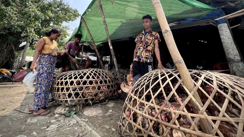 ရခိုင်ပြည်နယ် စစ်တွေမြို့ ဘုမေ မွတ်စလင်ရွာစျေးကို ၂၀၂၃ ခုနှစ် အောက်တိုဘာ ၉ ရက်နေ့က တွေ့ရစဉ်။ (Photo: RFA)