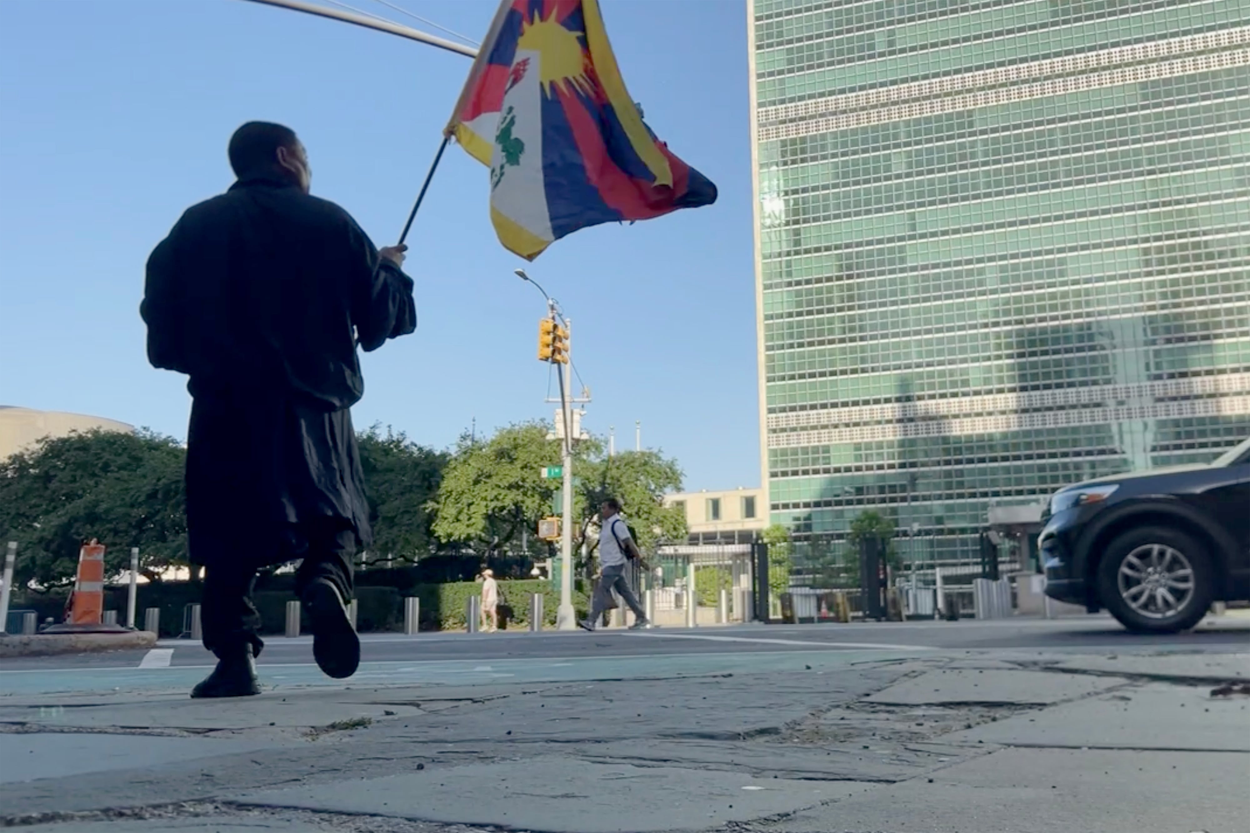 Tibetan activist dies after setting himself on fire outside UN headquarters
