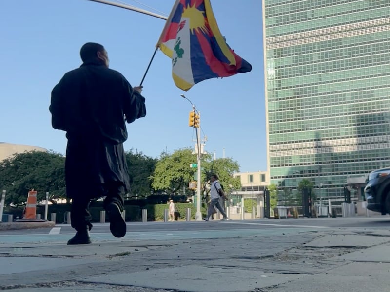 Tibetan activist dies after setting himself on fire outside UN headquarters
