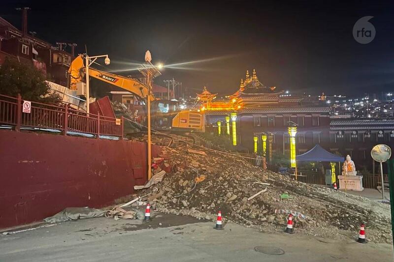 The demolition work has largely been conducted at night, apparently to reduce public attention, prevent the spread of information, avoid photography and video recording, and make satellite monitoring more difficult. A photo received on August 11.