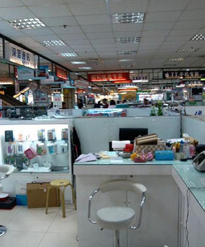 2012年7月19日,杭州百腦匯電腦城商戶罷市,商場內空空蕩盪。(商戶劉先生提供)