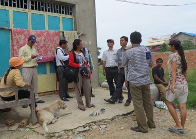 Representatives from local rights groups investigate the detentions, Nov. 15, 2012.