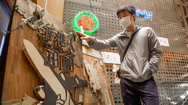 「和你二宵」主辦人Lokson再舉辦年宵是希望讓大家重拾去年的記憶。（張展豪 攝）