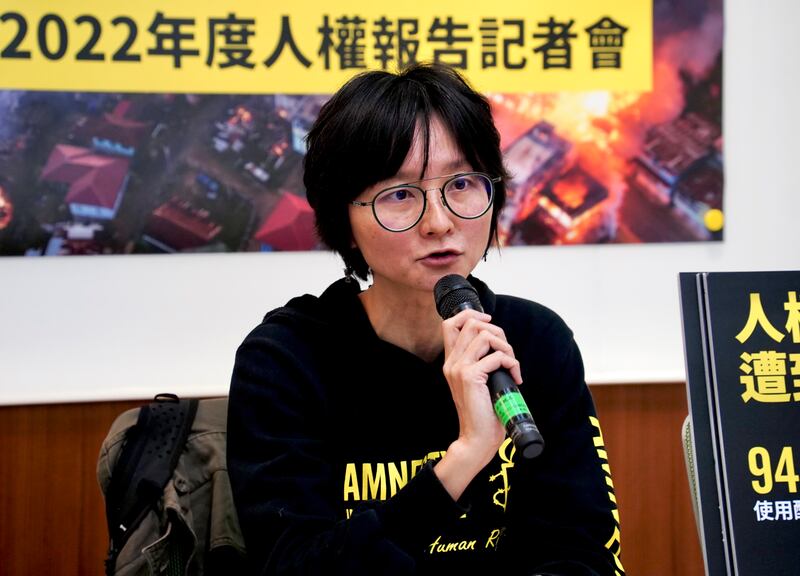 國際特赦組織台灣分會秘書長邱伊翎提到，儘管《世界人權宣言》已發表75年，很遺憾俄烏戰爭仍未結束。（淳音 攝） 