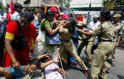 India-protest-oilprice-305.jpg