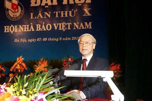 Tổng Bí thư Nguyễn Phú Trọng phát biểu tại Đại hội lần thứ 10 Hội Nhà báo Việt Nam ở Hà Nội hôm 9/8/2015.