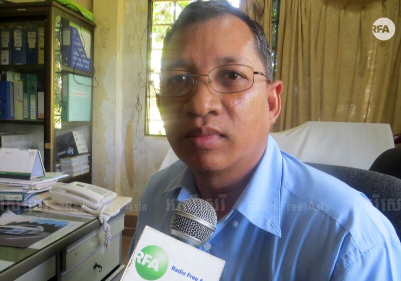 ប្រធាន​ការិយាល័យ​ក្សេត្រសាស្ត្រ និង​ផលិតភាព​កសិកម្ម នៃ​មន្ទីរ​កសិកម្ម​ខេត្ត​កំពង់ឆ្នាំង លោក ជា សុផុន ផ្ដល់​បទសម្ភាសន៍​ដល់​អាស៊ីសេរី​កាល​ពី​ថ្ងៃ​ទី​៨ ខែ​ឧសភា ឆ្នាំ​២០១៧។ 