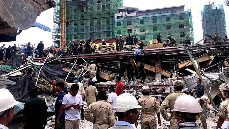 Collapsed_building_in_Preah_Sihanouk_062419.jpg