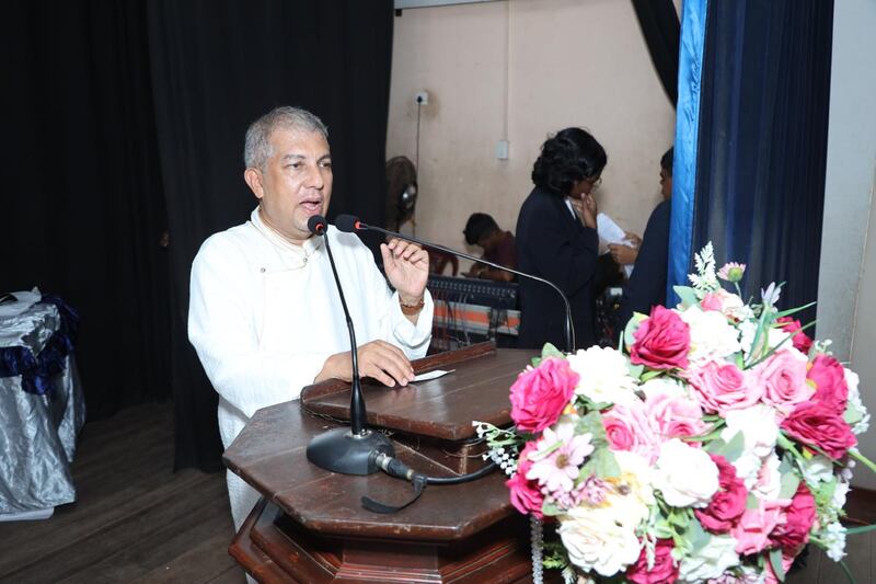 ཕྱག་དེབ་དབུ་འབྱེད་མཛད་སྒོའི་ཐོག་གསུང་བཤད་གནང་བཞིན་པ། ༢༠༢༦།༠༨།༠༨