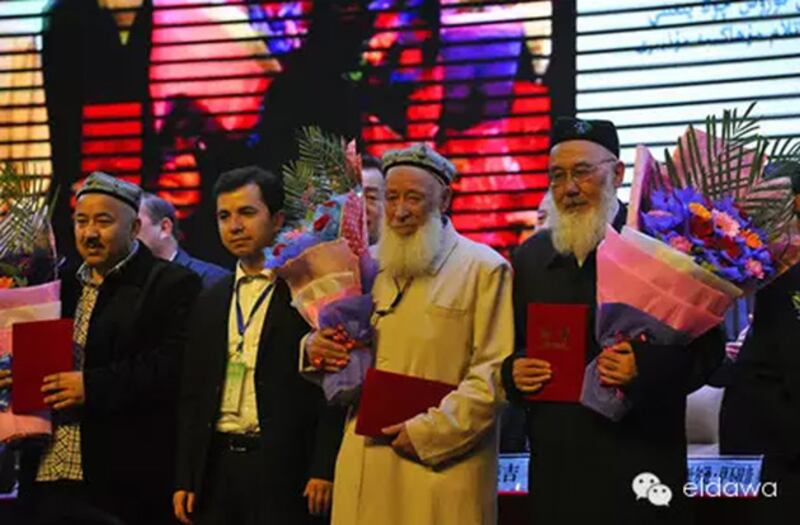 ئۇيغۇر تېبابەتچىلىكى ئۇستازلار.