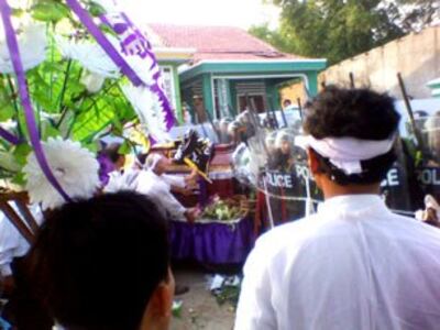 Công an đàn áp đám tang của bà cụ maria Đặng Thị Tân.