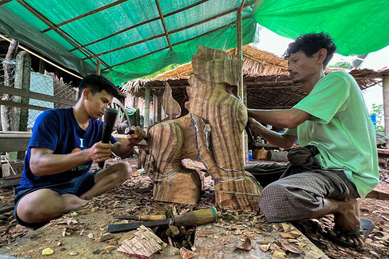 dar pane wood carving business