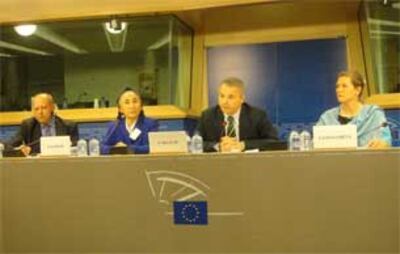 Rabiye-xanim-Yawropa-parlamentida-Reis-sehniside-04-30-2010-305.jpg