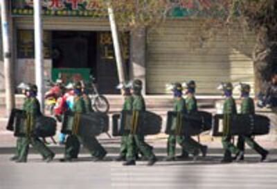ChinaSoldierTibetUnrest200.jpg