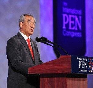 최광식 문화체육관광부 장관이 10일 경주현대호텔에서 열린 제78차 국제펜대회 개막식에서 축사를 하고 있다.