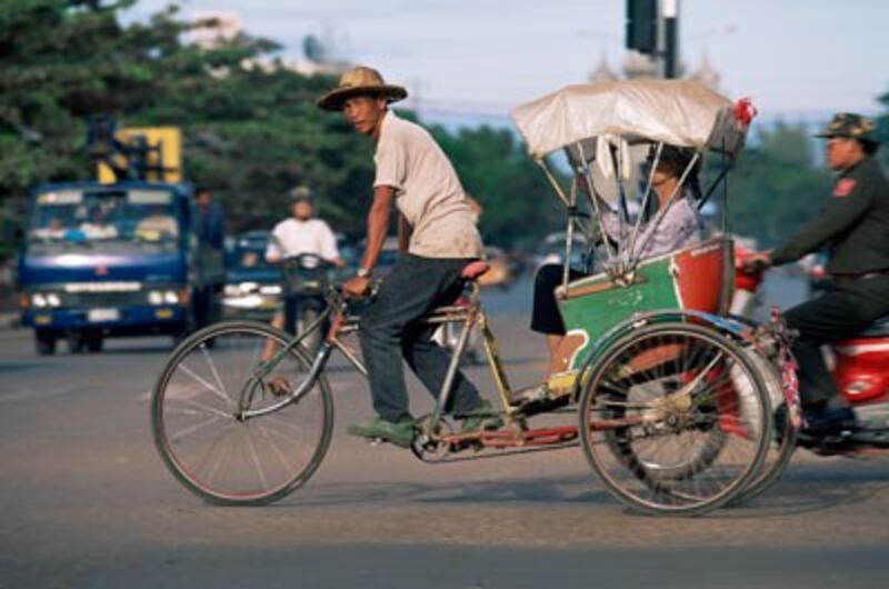 Xe xích lô đạp ở Vientiane, Lào hôm 27/9/2015. AFP photo