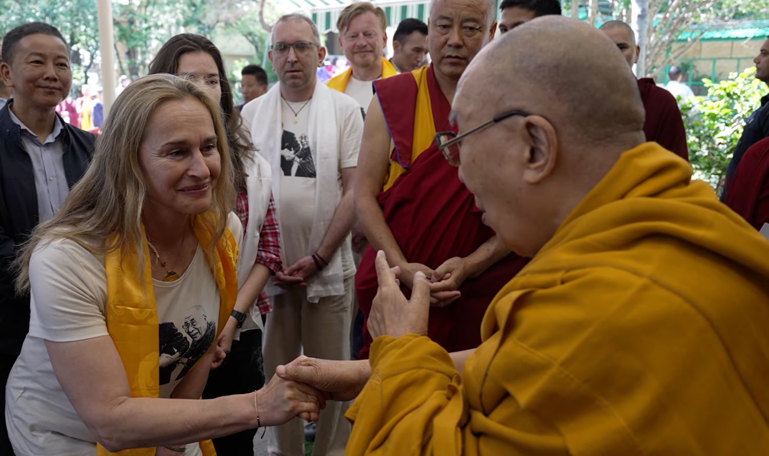 ཅེག་གྱི་གྲགས་ཅན་གསར་འགོད་པ་ཞིག་གིས་༧གོང་ས་༧སྐྱབས་མགོན་ཆེན་པོ་མཆོག་གི་མཇལ་ཁ་ཞུས་པ།