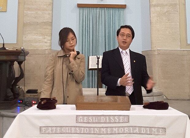 지난 8일 로마 가브라바 교회에서 북한종교탄압실상을 증언하는 사무총장.