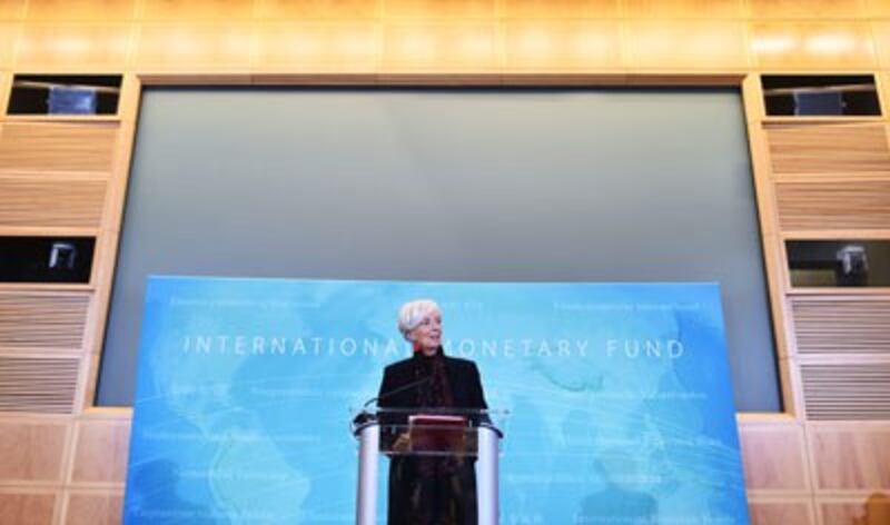 Giám đốc Quỹ Tiền tệ Quốc tế Christine Lagarde phát biểu hoan nghênh Đồng Nguyên vào rổ đặc trích trong cuộc họp báo tại trụ sở IMF ở Washington, DC ngày 30/11/2015. AFP PHOTO / MANDEL NGAN.
