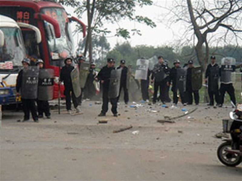 Guangxi_land_armed305.jpg