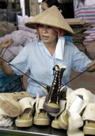 shoe-factory-worker-200.jpg