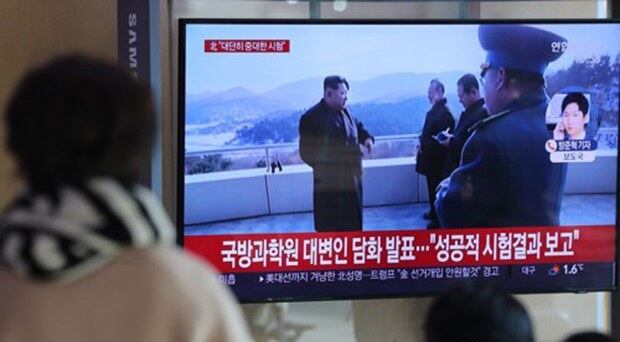 지난 8일 서울역 대합실의 TV 뉴스화면에 전날 북한의 '서해발사장 중대 시험'과 관련한 뉴스가 나오고 있다.