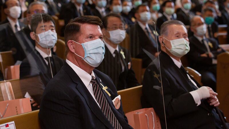 2020年9月19日,美國國務次卿克拉奇和日本前首相森喜朗出席追思禮拜。(總統府提供)