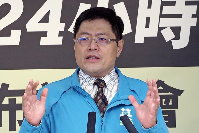 2019年12月24日，反賄選小組執行長連立堅︰已和私家偵探社合作，在多個賄選嚴重區域進行跟蹤和搜證。（鍾廣政 攝） 