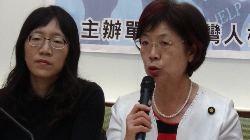 民进党籍立委尤美女（右）。（记者夏小华摄）
