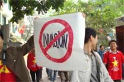 VnYouthProtestChina200c.jpg