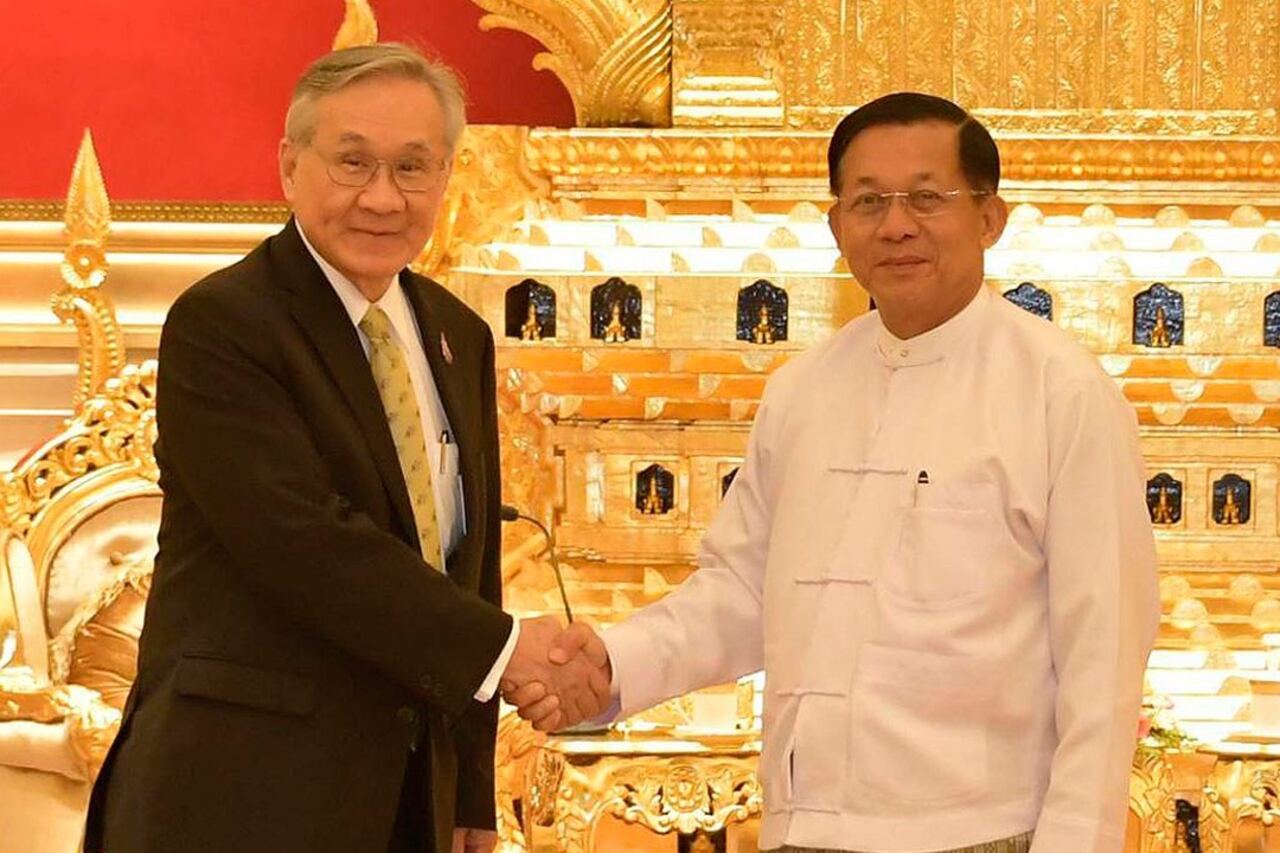 ထိုင်း ဒု-ဝန်ကြီးချုပ် Don Pramudwinai နှင့် စစ်ကောင်စီခေါင်းဆောင် ဗိုလ်ချုပ်မှူးကြီး မင်းအောင်လှိုင်တို့ ၂၀၂၃ ခုနှစ်၊ ဧပြီလ ၂၁ ရက်နေ့က နေပြည်တော်တွင် တွေ့ဆုံစဉ်။