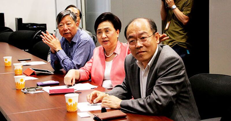 2015年5月8日，泛民議員(右起)︰馮檢基﹑劉慧卿、李卓人、梁家傑。 (粵語組文宇晴 攝)