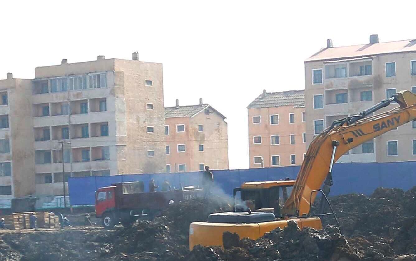평양 사동 구역 살림집 건설 현장 모습.
