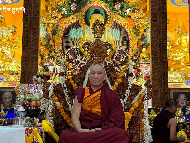 ལ་དྭགས་ཟངས་དཀར་ནས་ཡིན་པའི་དཀའ་ཆེན་བློ་བཟང་ཤེས་རབ་མཆོག་བཀྲིས་ལྷུན་པོའི་མཁན་ཐོག་དྲུག་པར་ཁྲི་འདོན་ཞུས་པ། ༢༠༢༦།༠༧།༢༧
